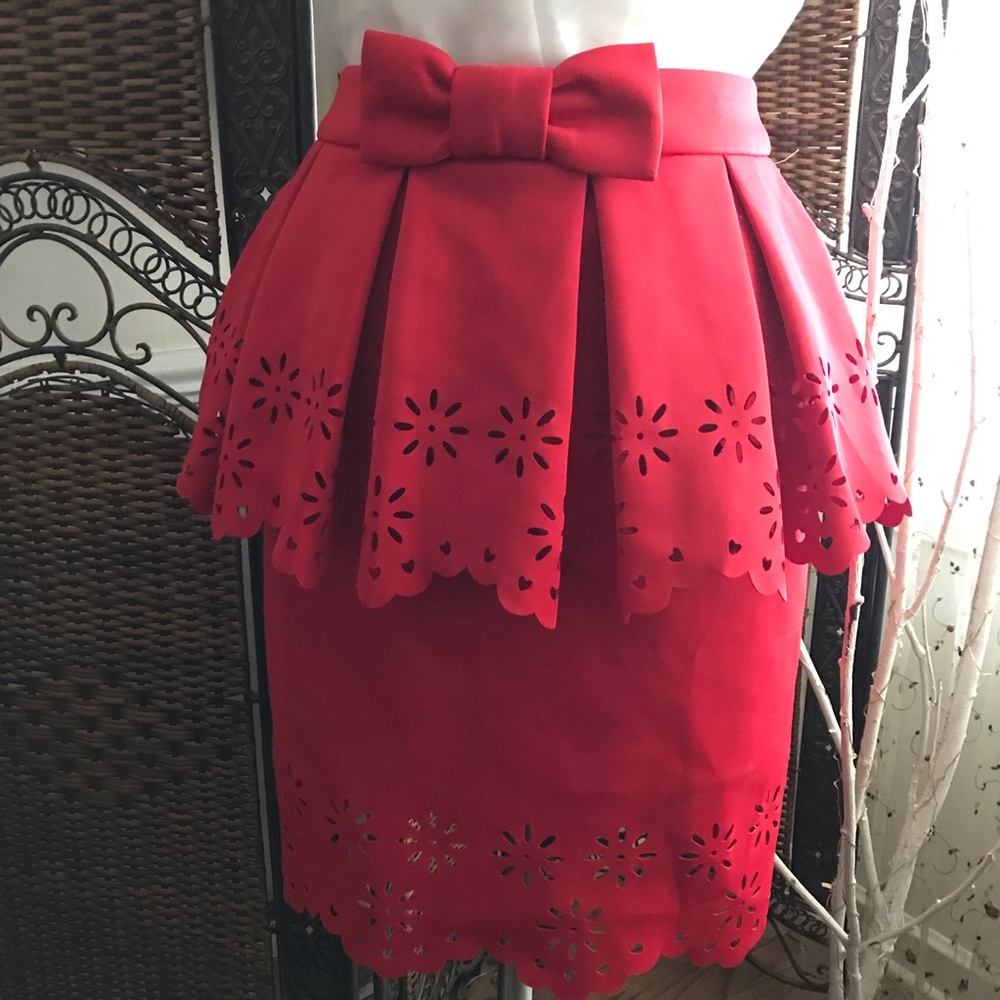Chic Red A-Line Skirt with Bow Detail